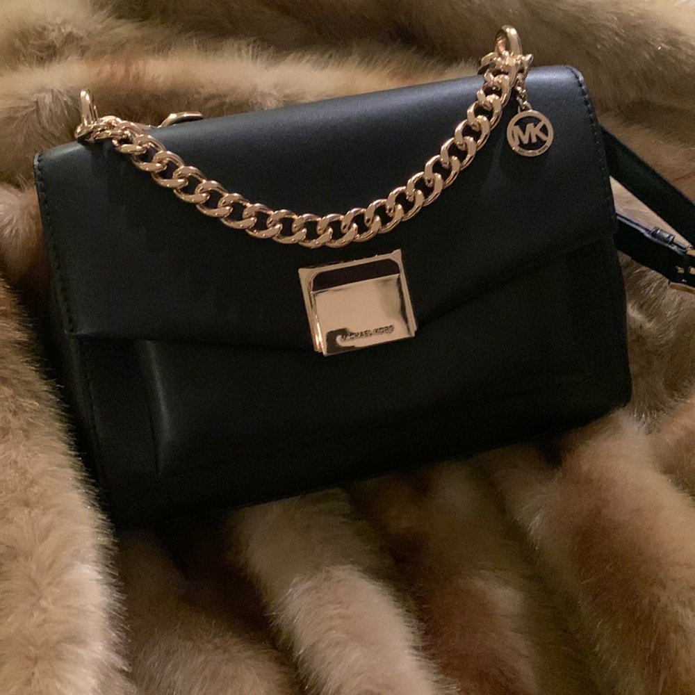 Michael Kors Two Way Cross Body Clutch.